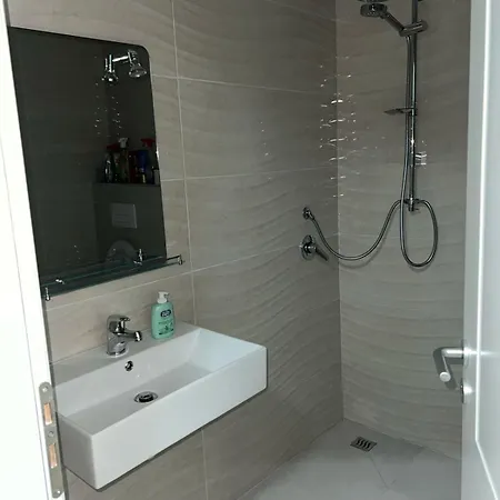 Lidi Apartament * Velipojë